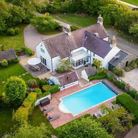 Вилла Plas Newydd With Swimming Pool, Fire Pit, And Log Fires Rhiw Экстерьер фото