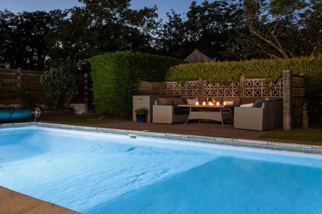 Вилла Plas Newydd With Swimming Pool, Fire Pit, And Log Fires Rhiw Экстерьер фото