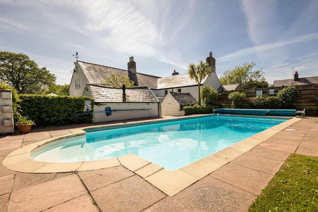 Вилла Plas Newydd With Swimming Pool, Fire Pit, And Log Fires Rhiw Экстерьер фото